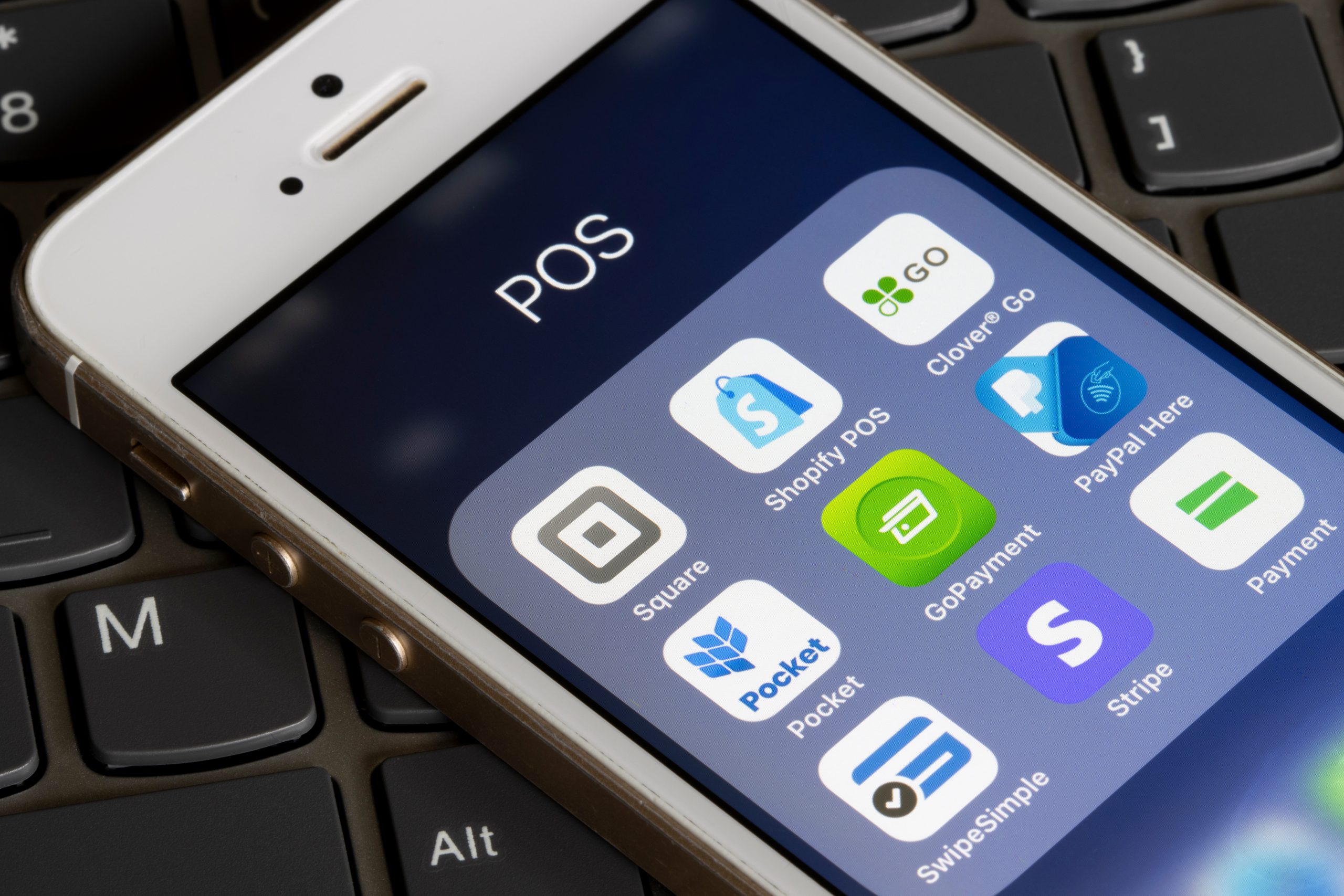 Choosing the Right POS Platform: Square or Shopify?